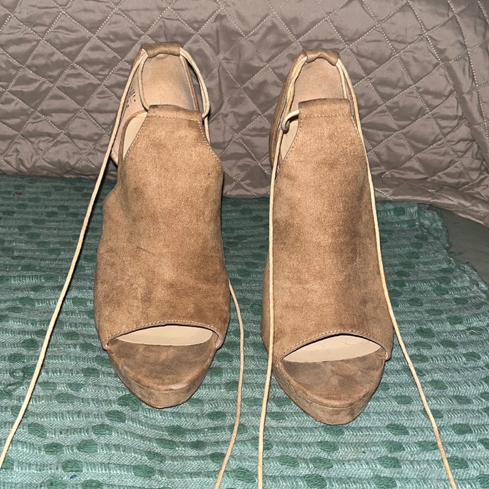 Gorgeous Suede Heels!